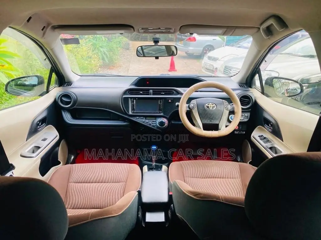 Toyota Aqua 2014 Car (Used)