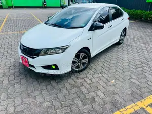 Honda GRACE 2015 Car (Used)