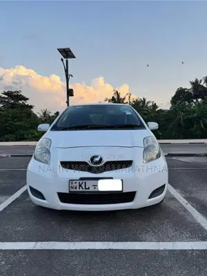 Toyota Vitz 2007 Car (Used)