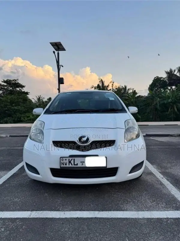 Toyota Vitz 2007 Car (Used)