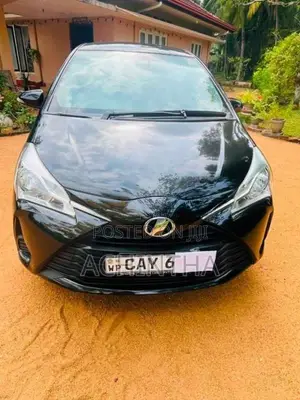 Toyota Vitz 2017 Car (Used)