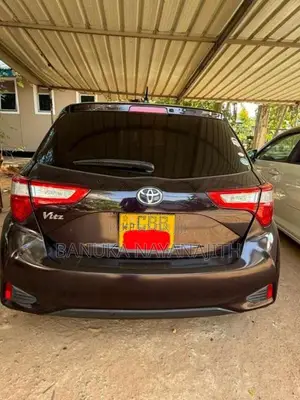 Toyota Vitz 2018 Car (Used)