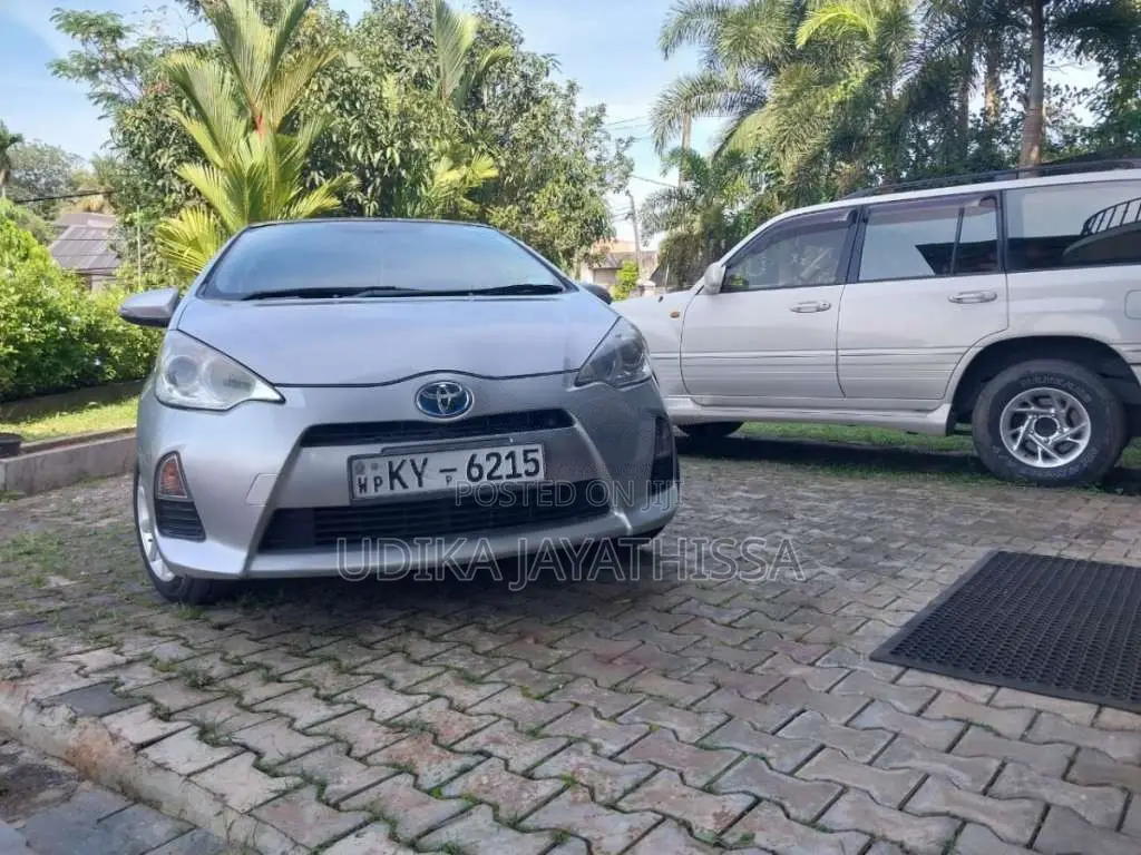 Toyota Aqua 2014 Car (Used)