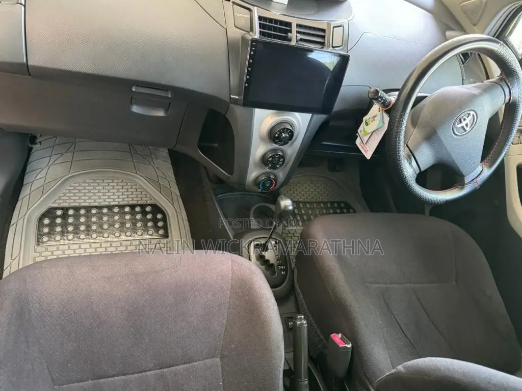 Toyota Vitz 2007 Car (Used)