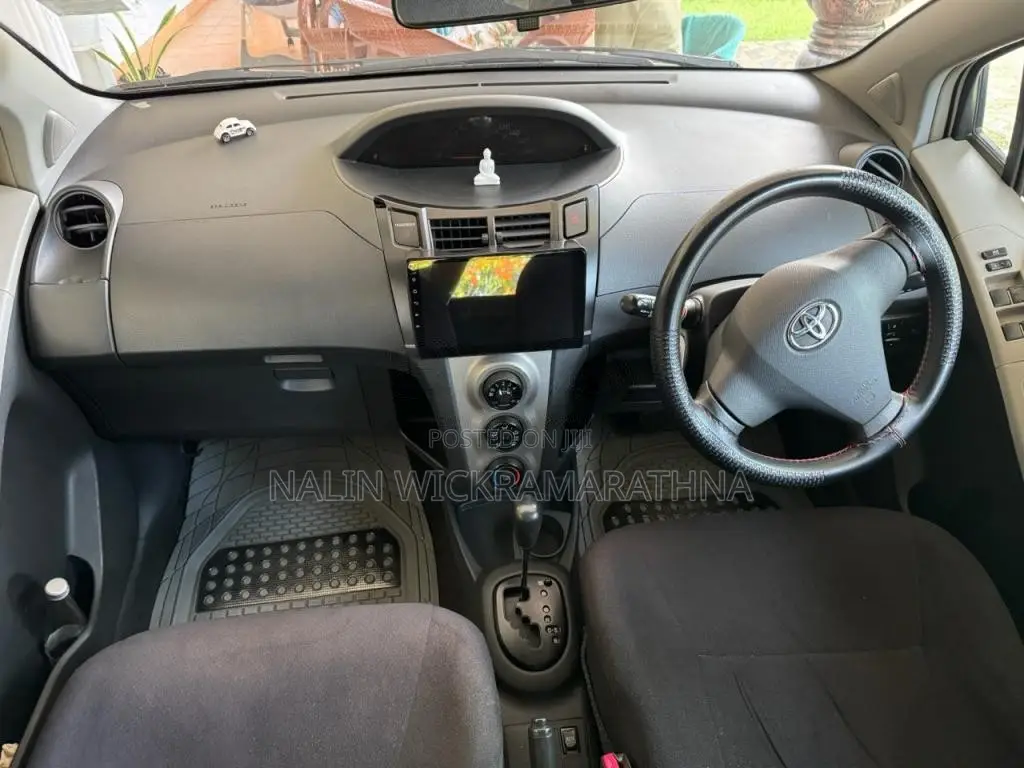 Toyota Vitz 2007 Car (Used)