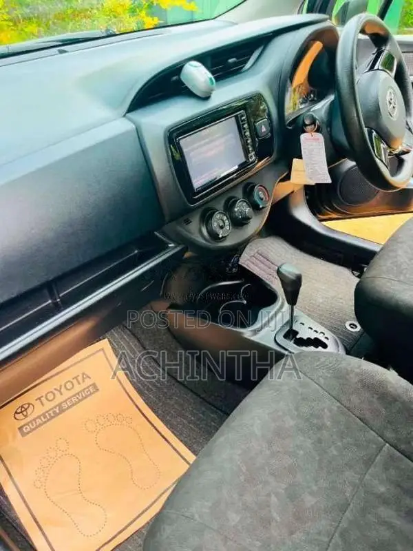 Toyota Vitz 2017 Car (Used)