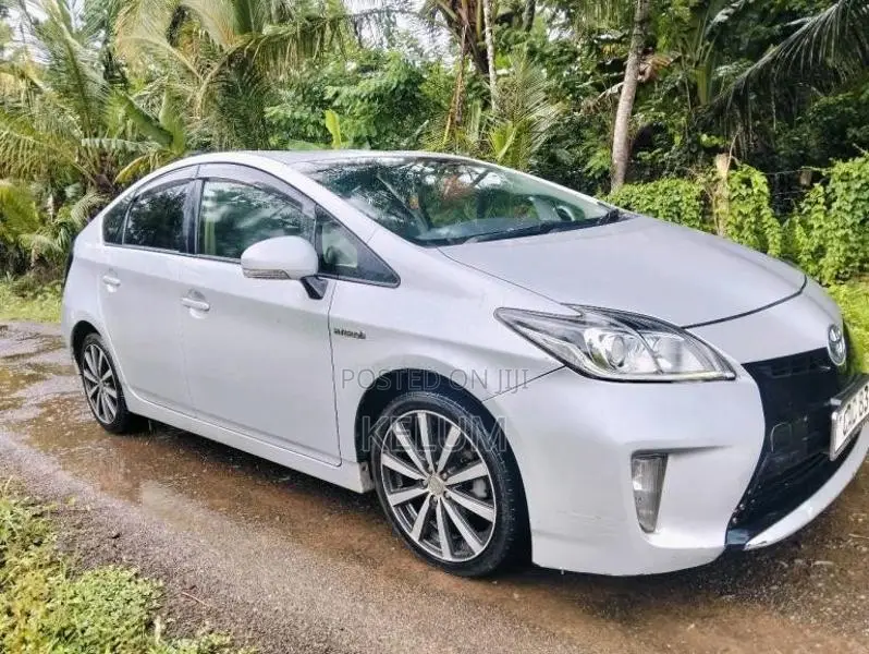 Toyota Prius 2014 Car (Used)