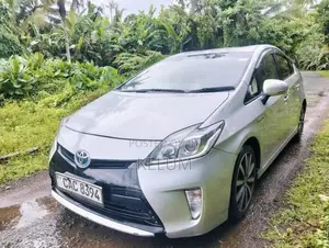 Toyota Prius 2014 Car (Used)