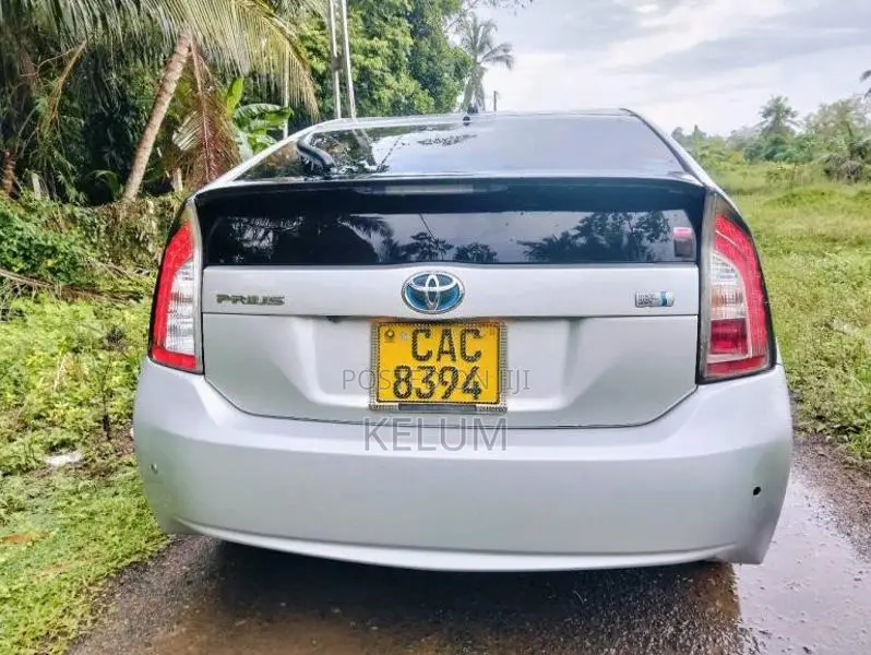 Toyota Prius 2014 Car (Used)