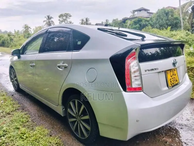 Toyota Prius 2014 Car (Used)