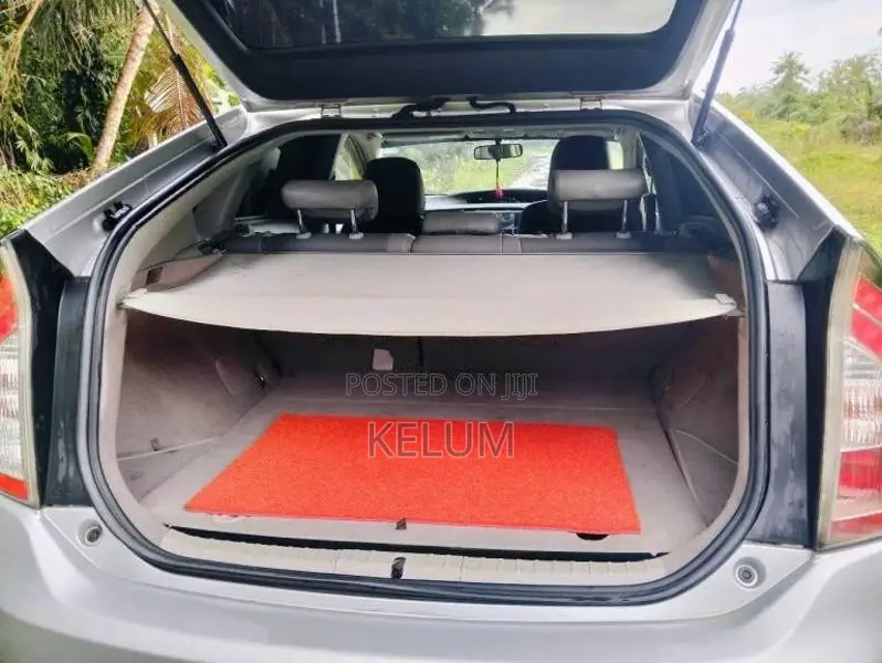 Toyota Prius 2014 Car (Used)