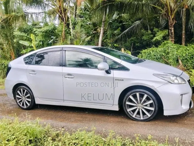 Toyota Prius 2014 Car (Used)