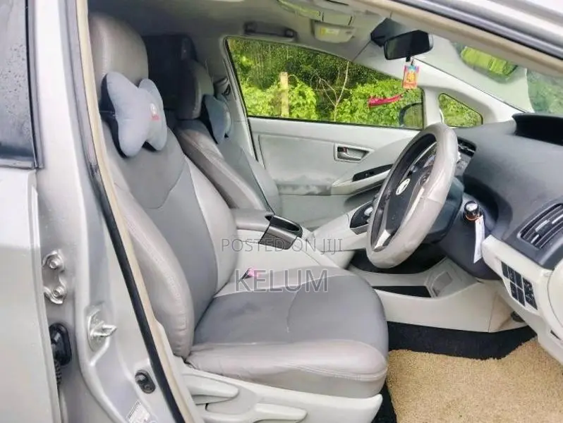 Toyota Prius 2014 Car (Used)