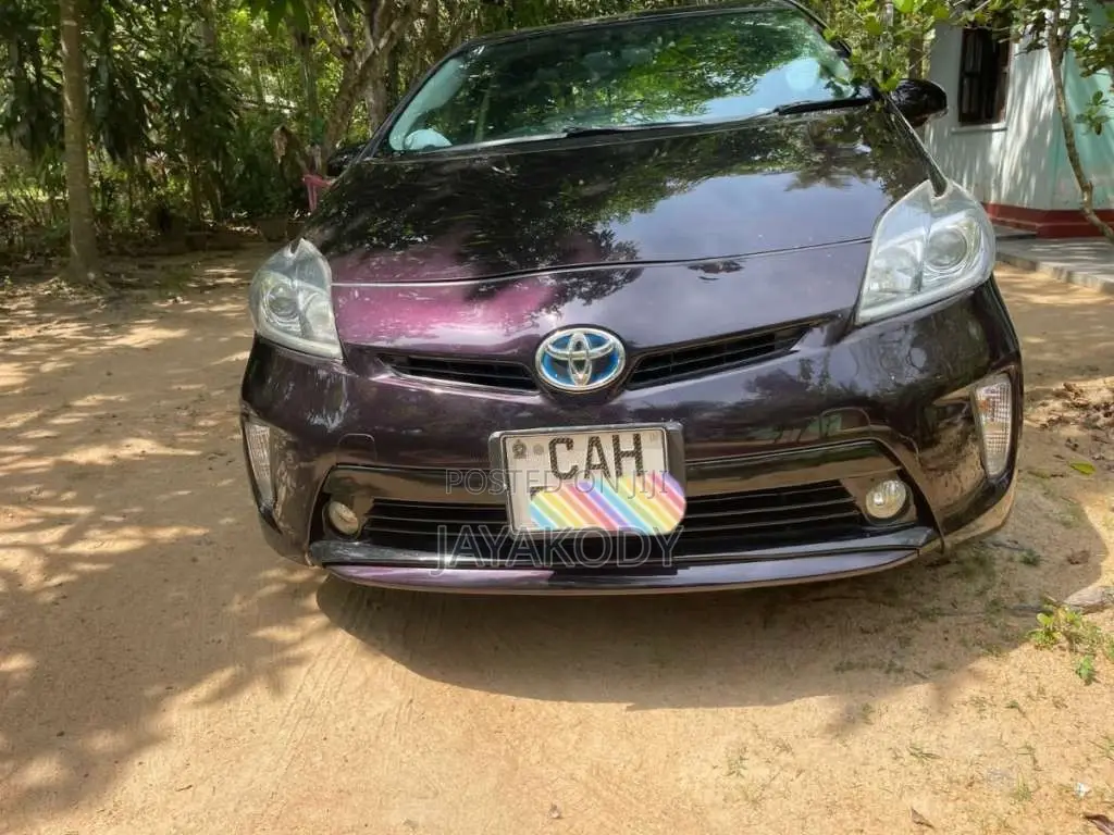 Toyota Prius LED 2013 Car (Used)
