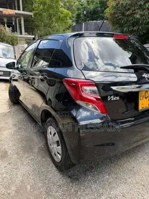 Toyota Vitz 2016 Car (Used)