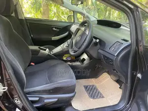 Toyota Prius LED 2013 Car (Used)