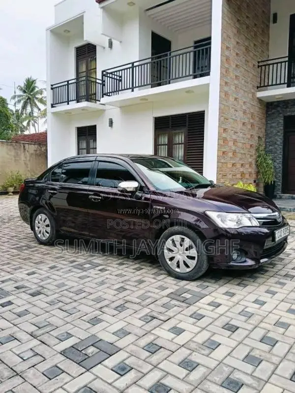 Toyota Axio 2014 Car (Used)