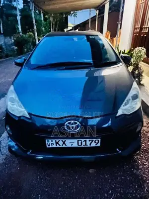 Toyota Aqua 2012 Car (Used)