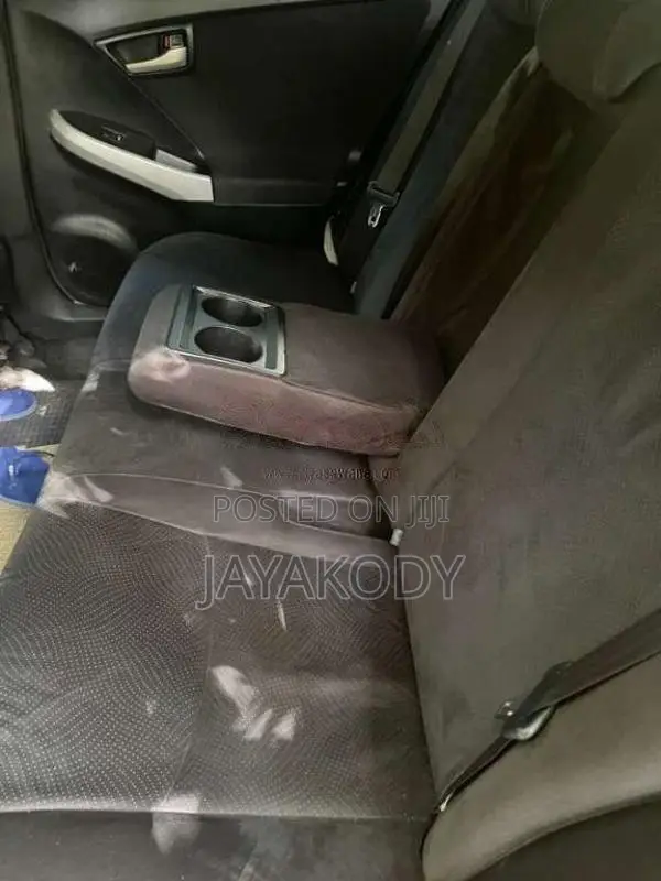 Toyota Prius LED 2013 Car (Used)