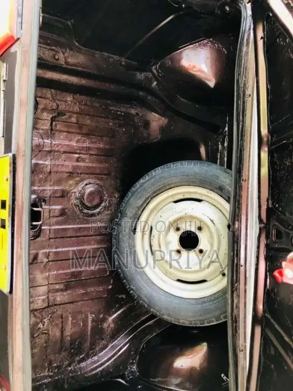 Mitsubishi Lancer Box 1979 Car (Used)