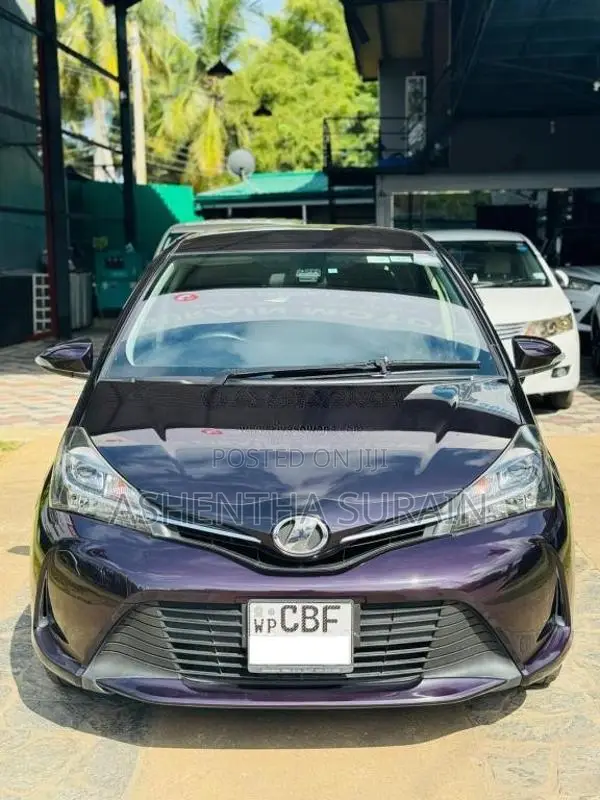 Toyota Vitz 2016 Car (Used)