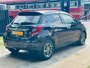Toyota Vitz 2016 Car (Used)