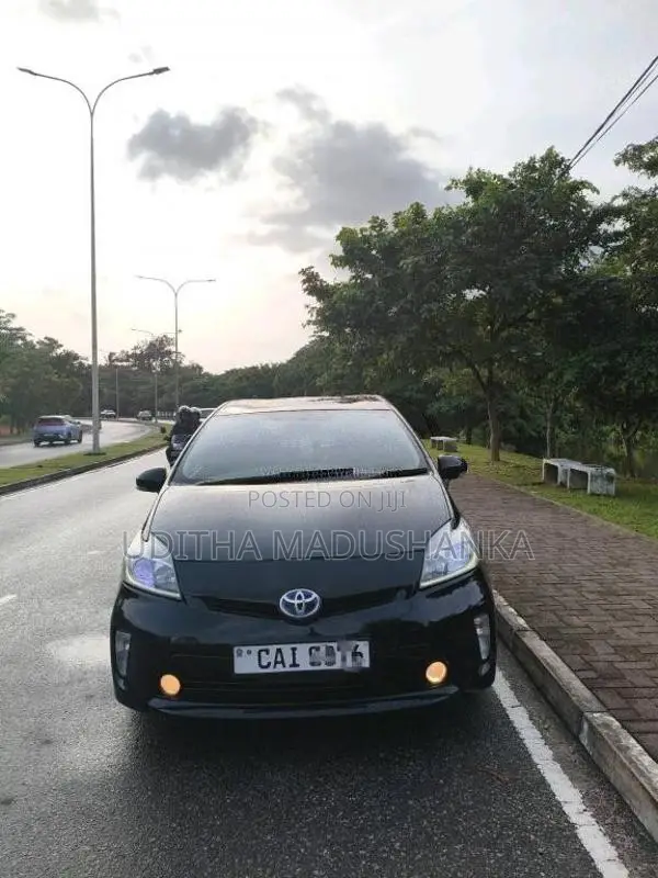 Toyota Prius 2013 Car (Used)