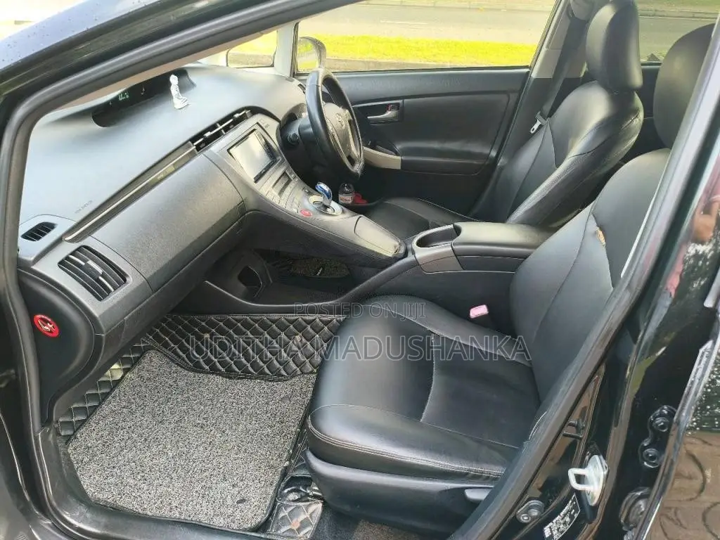 Toyota Prius 2013 Car (Used)