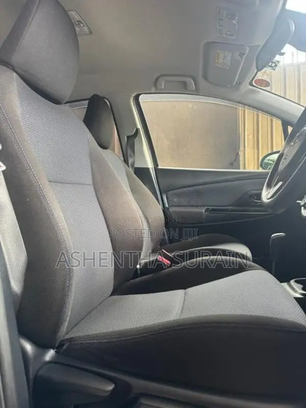 Toyota Vitz 2016 Car (Used)
