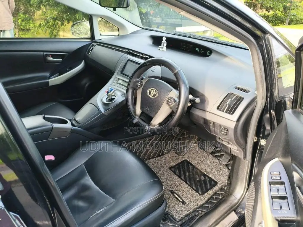 Toyota Prius 2013 Car (Used)