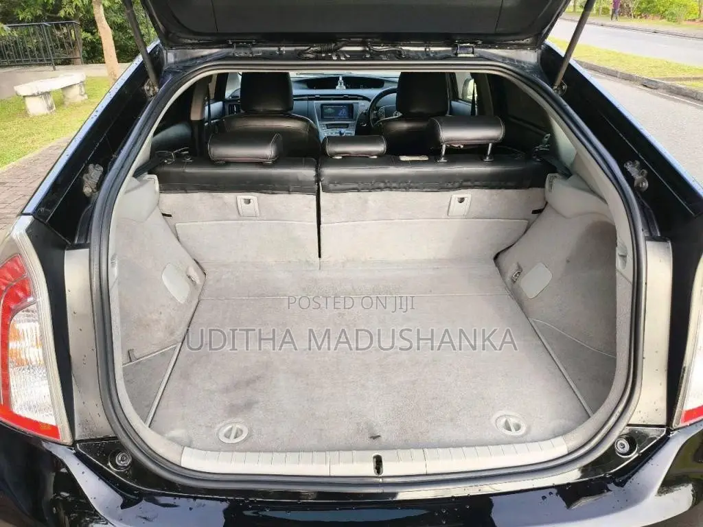 Toyota Prius 2013 Car (Used)