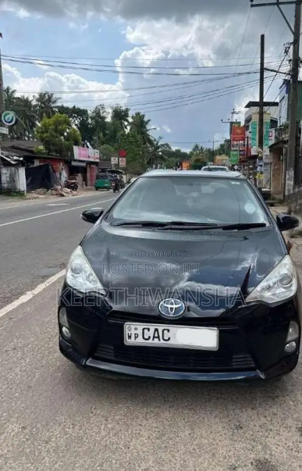 Toyota Aqua 2013 Car (Used)