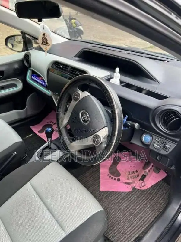 Toyota Aqua 2013 Car (Used)