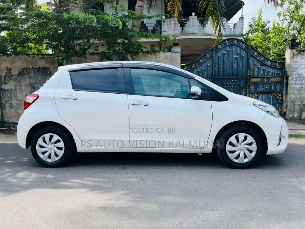 Toyota Vitz 2019 Car (Used)