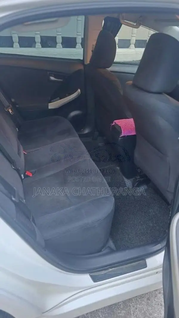 Toyota Prius 2014 Car (Used)