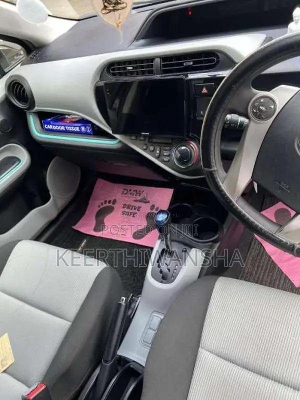Toyota Aqua 2013 Car (Used)