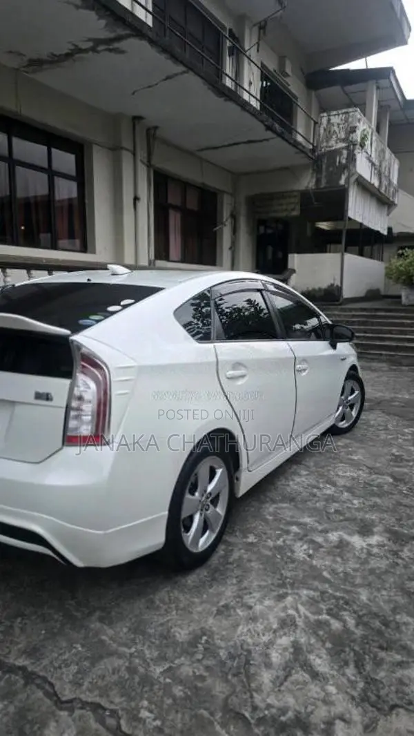 Toyota Prius 2014 Car (Used)