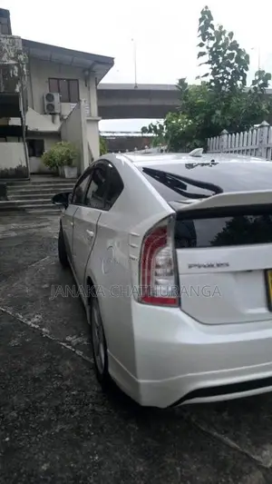 Toyota Prius 2014 Car (Used)