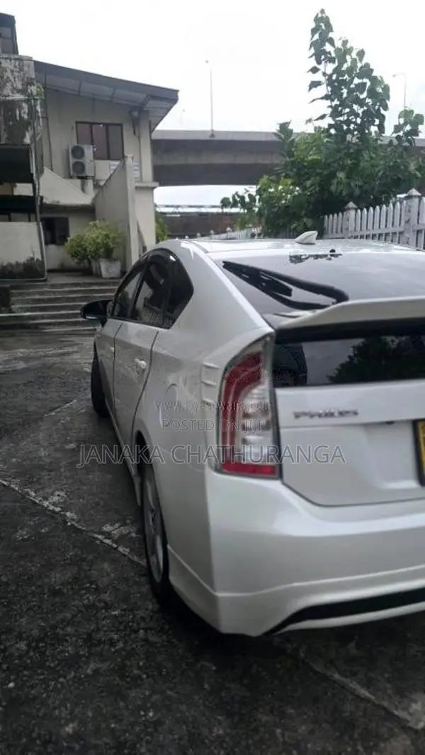 Toyota Prius 2014 Car (Used)