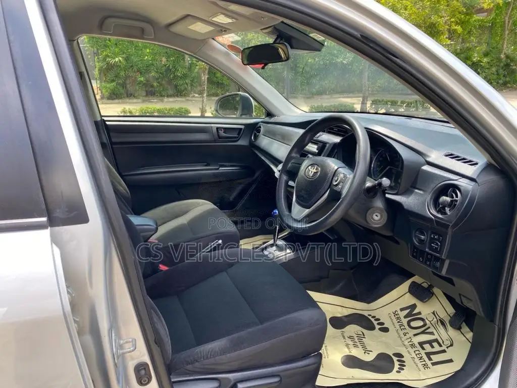 Toyota Axio 2017 Car (Used)