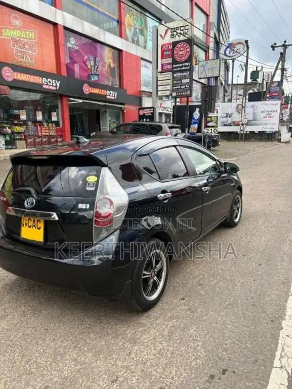 Toyota Aqua 2013 Car (Used)