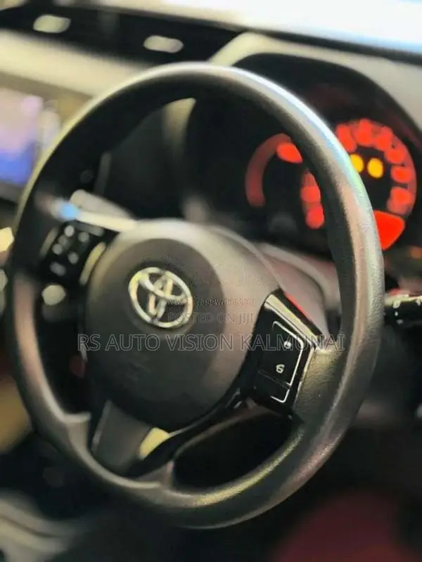 Toyota Vitz 2019 Car (Used)