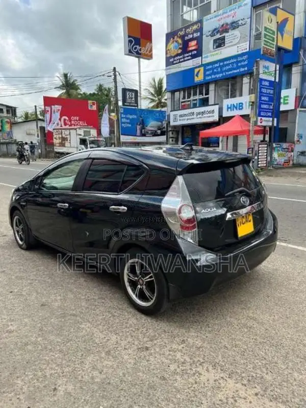 Toyota Aqua 2013 Car (Used)