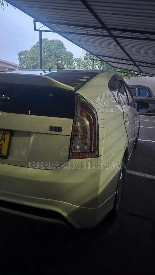 Toyota Prius 2014 Car (Used)