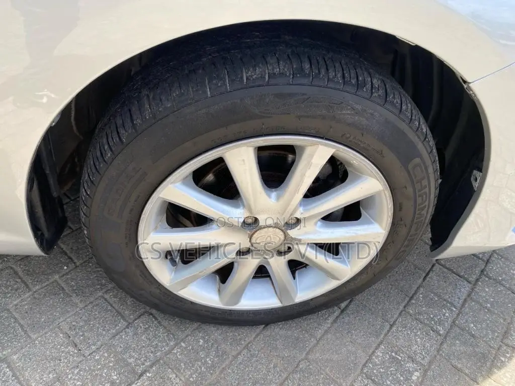 Toyota Axio 2017 Car (Used)