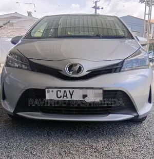 Toyota Vitz 2015 Car (Used)