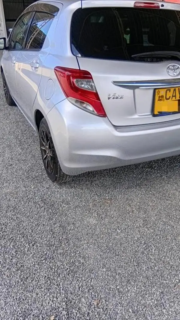 Toyota Vitz 2015 Car (Used)