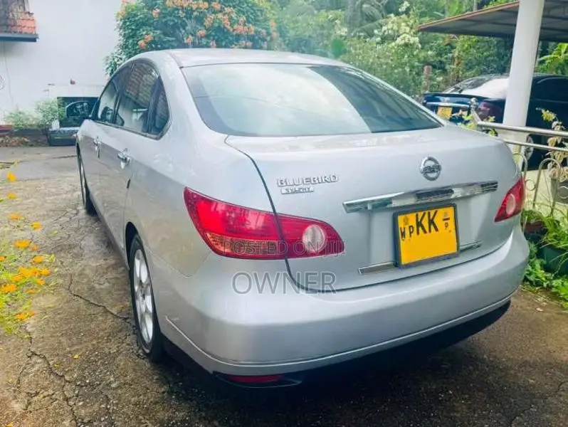 Nissan Bluebird Sylphy G11 2011 Car (Used)