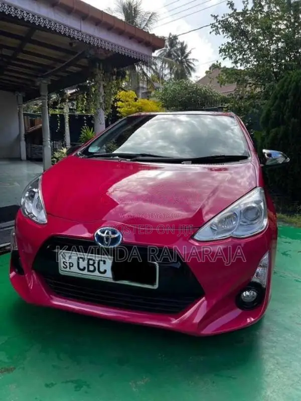 Toyota Aqua 2015 Car (Used)