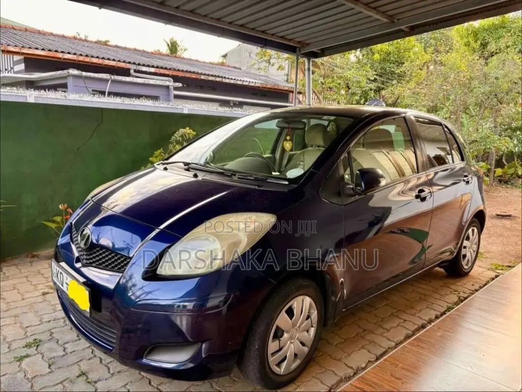 Toyota Vitz 2008 Car (Used)